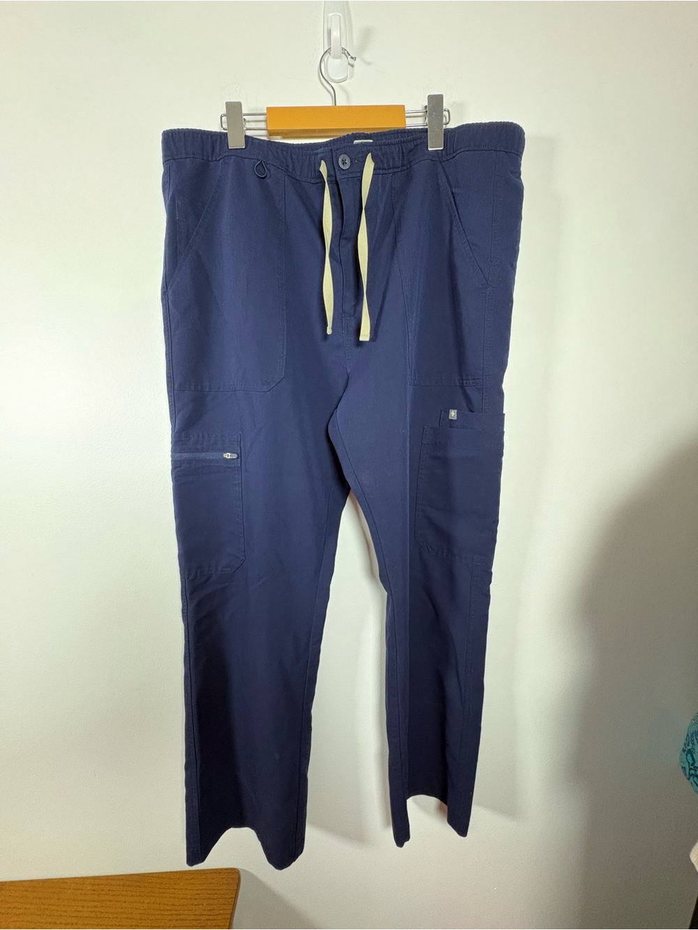 Figs Men's Navy Drawstring Scrubs Joggers with Contrast